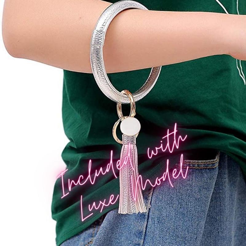 FF-LUXE-KEYCHAIN-BRACELET-SILVER-LUXE-MODELS-ARM