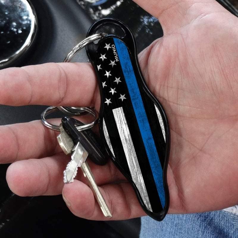 munio LEO blue line self defense key ring in hand