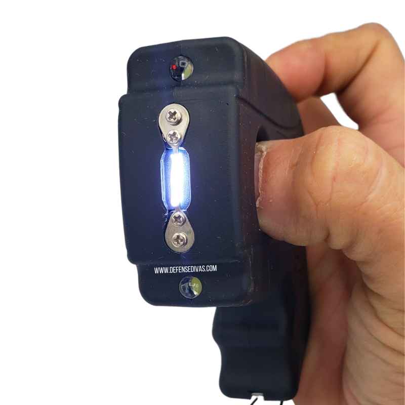 pistol-grip-stun-gun-flashlight-taser-10-million-volts